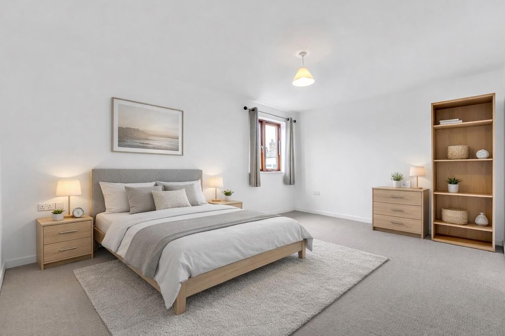Additional image 25 of 5 bed property to rentSouthmead Road, Westbury-On-Trym, Bristol BS10