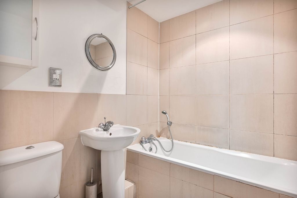 Additional image 7 of 2 bed flat for saleBootham Place, York YO30