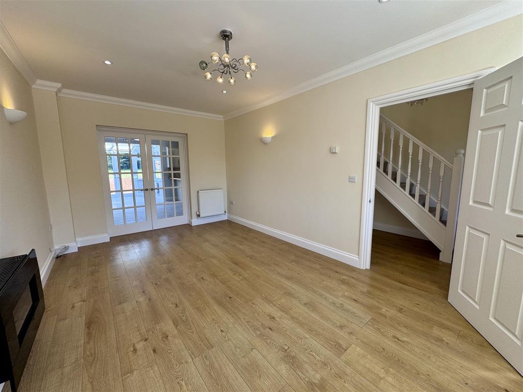Additional image 4 of 6 bed detached house to rentWalnut Tree House, Caerwent, Caldicot NP26