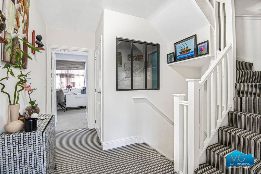Additional image 34 of 4 bed semi-detached house to rentBunns Lane, Mill Hill, London NW7