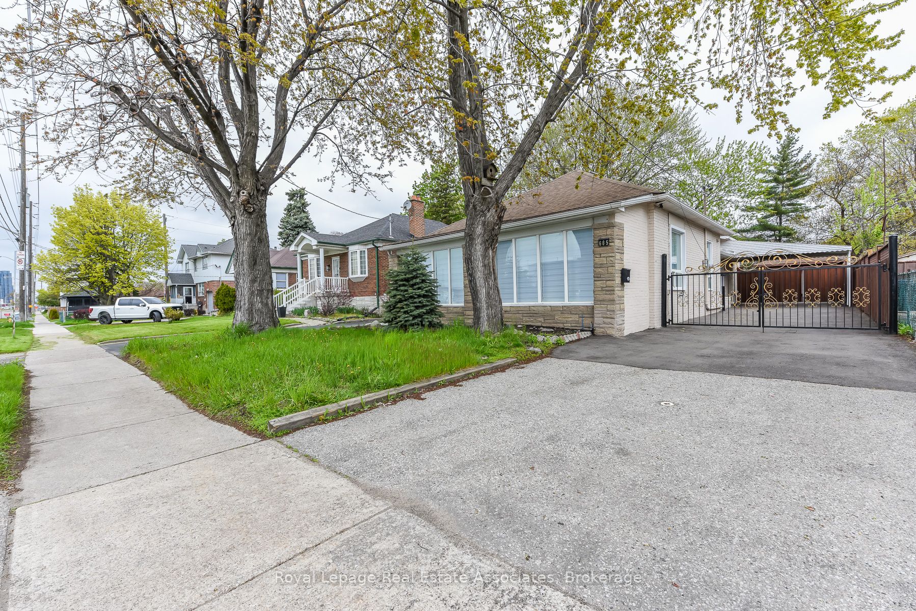 Additional image 3 of 665 Kipling Avenue, Toronto, ON, M8Z 5G2