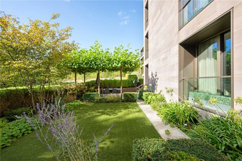 Caenwood Court, Hampstead Lane, London N6