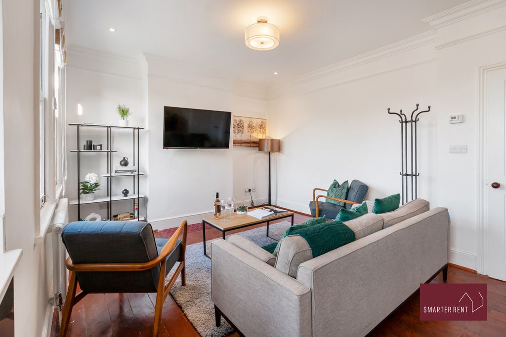Additional image 9 of 3 bed flat to rentBurlington Avenue, Kew TW9