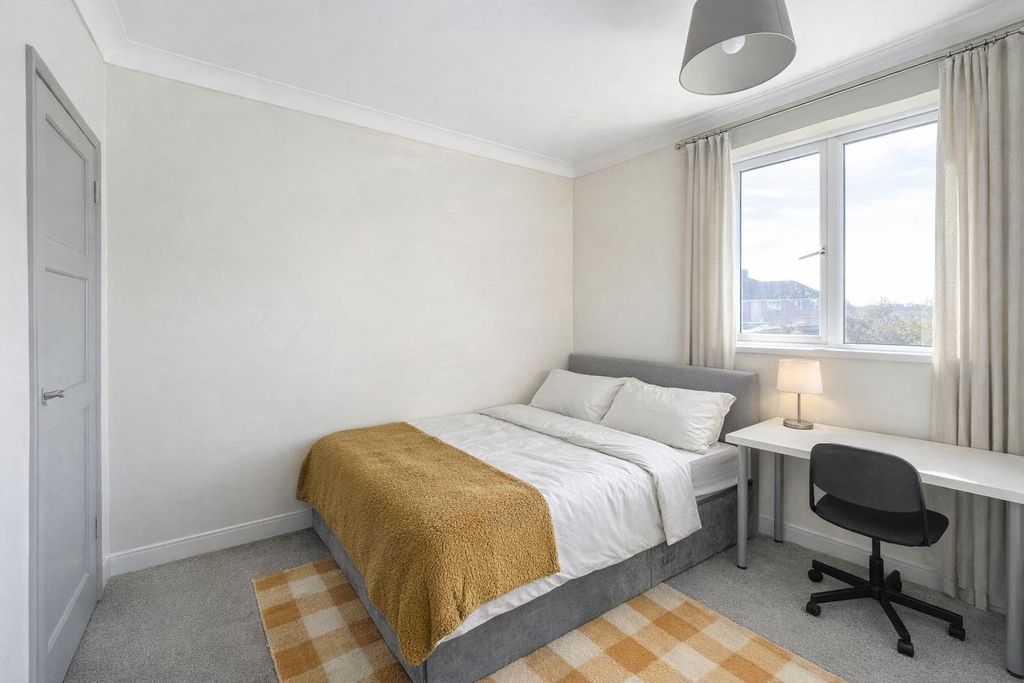 Additional image 3 of 3 bed flat to rentEdgeworth Road, Norwich NR5