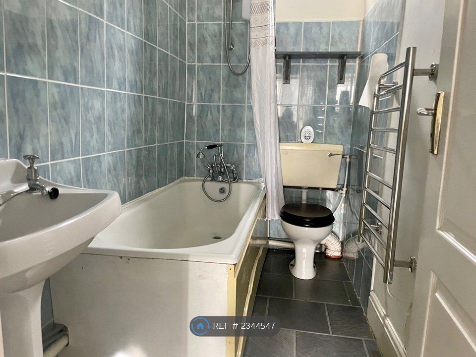Additional image 4 of 3 bed flat to rentBridge Street, Newcastle Emlyn SA38