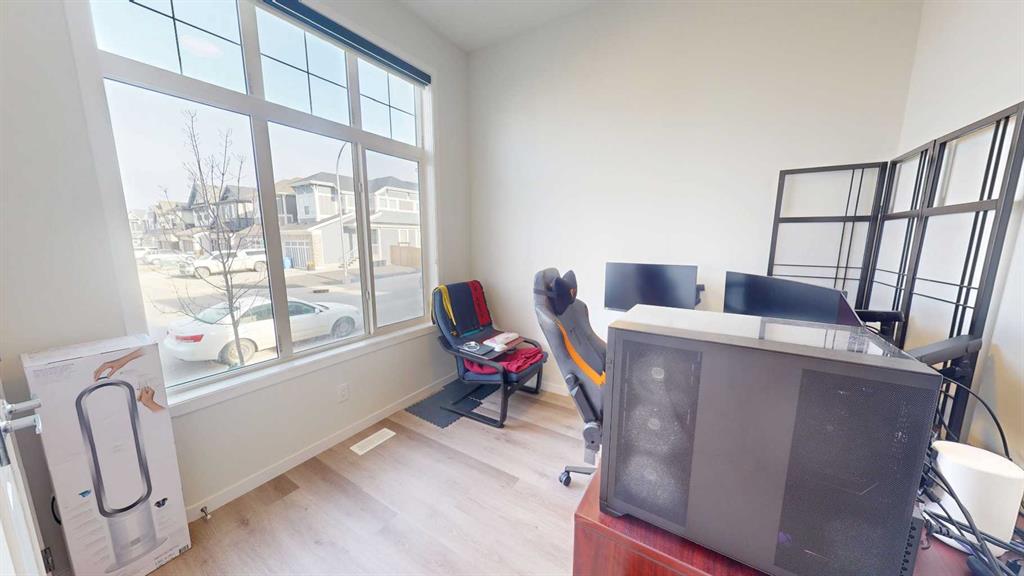 Additional image 3 of 163 Magnolia Way SE, Calgary, AB, T3M 2W3