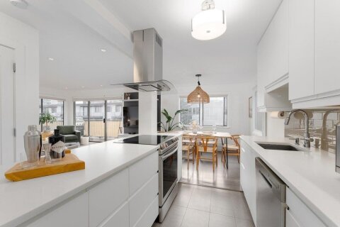 Additional image 7 of 103-127 4th Street E, North Vancouver, BC, V7L 1H7