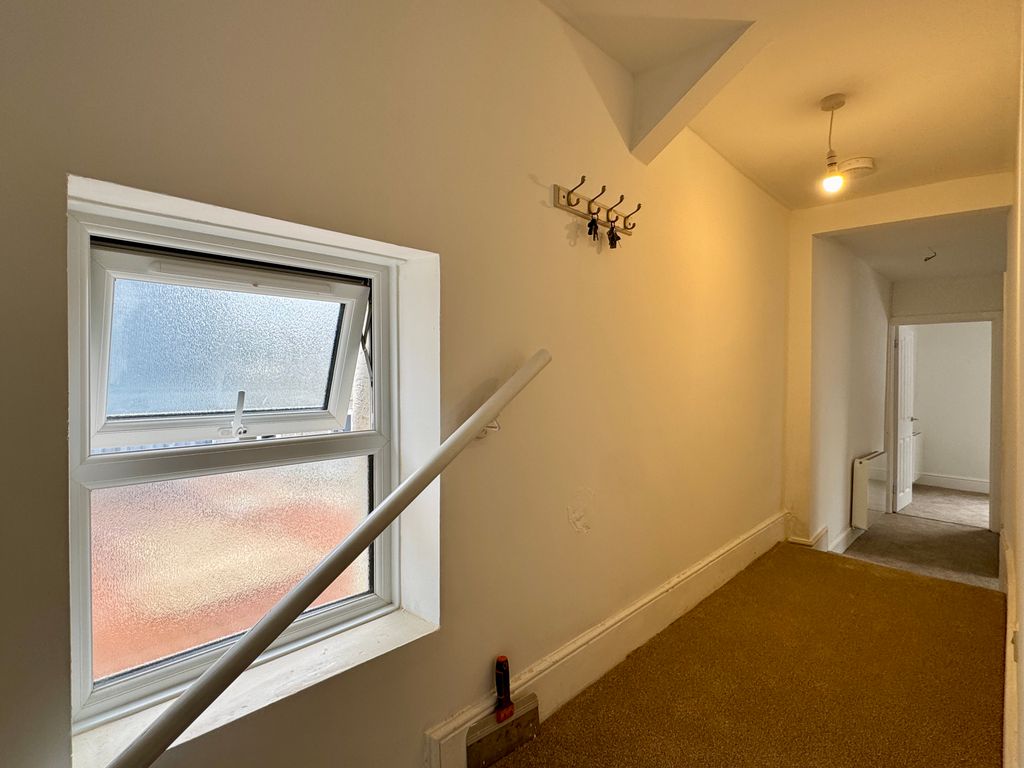 Additional image 10 of 2 bed flat to rentStation Road, Carmarthen SA33