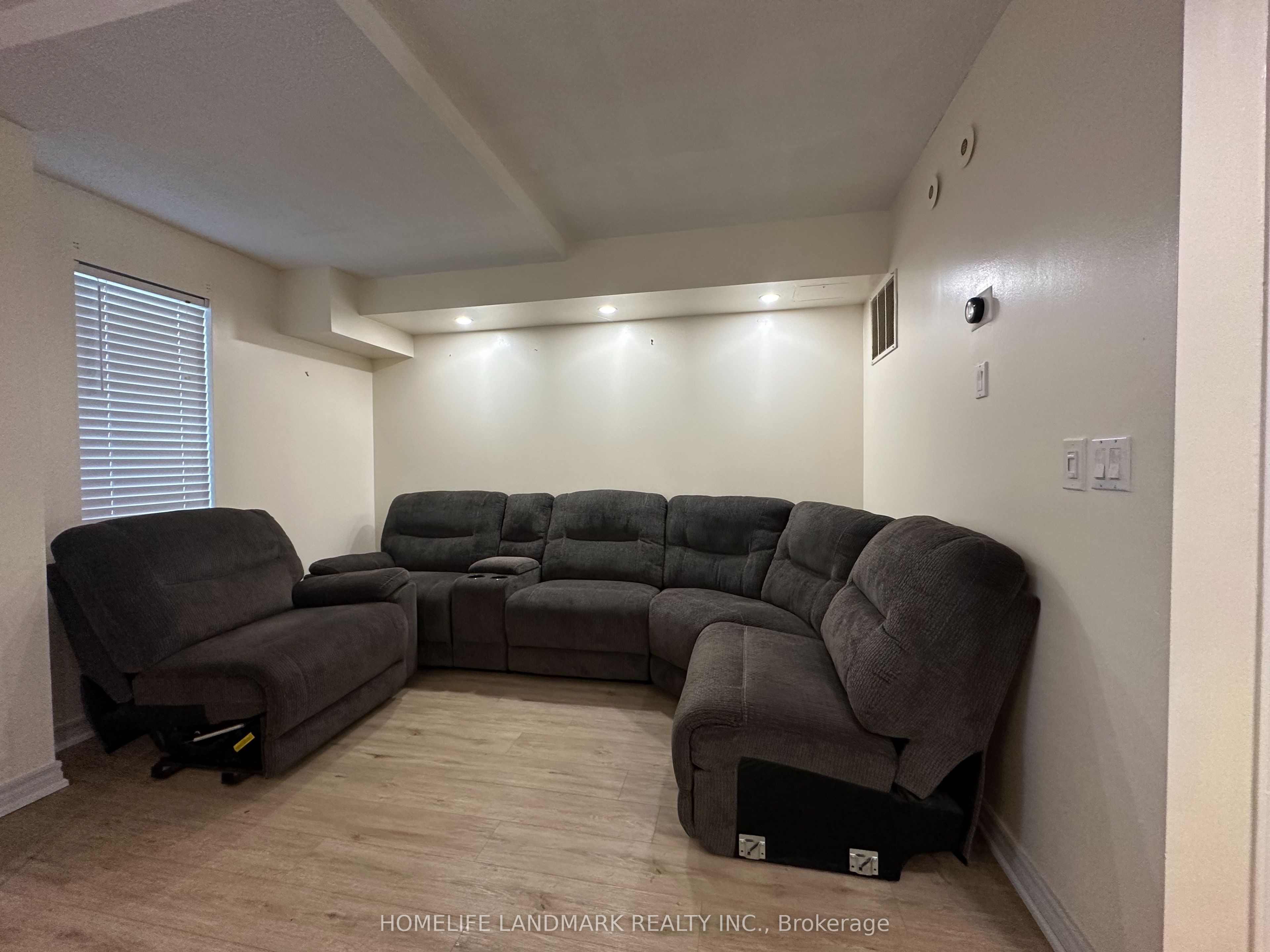 Additional image 5 of 1014-3043 Finch Avenue W, Toronto, ON, M9M 0A4