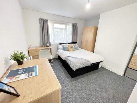 Burgess Road, Southampton SO16, Room to rent