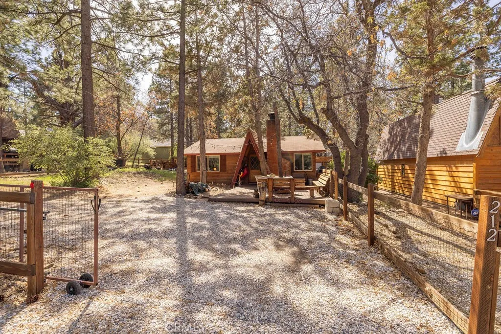 Additional image 3 of 212 Moreno Ave, Sugarloaf, CA 92386
