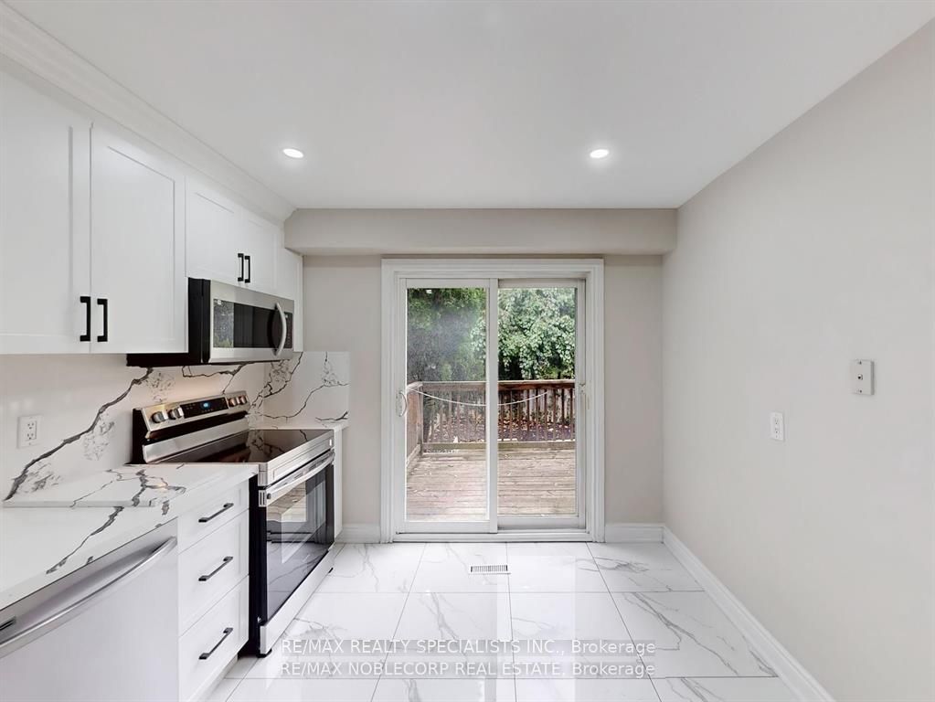 Additional image 5 of 892 Sweetwater Crescent, Mississauga, ON, L5H 4A8