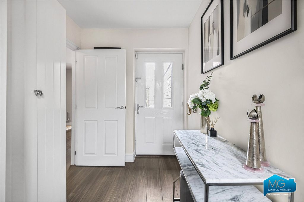 Additional image 23 of 4 bed semi-detached house to rentBunns Lane, Mill Hill, London NW7