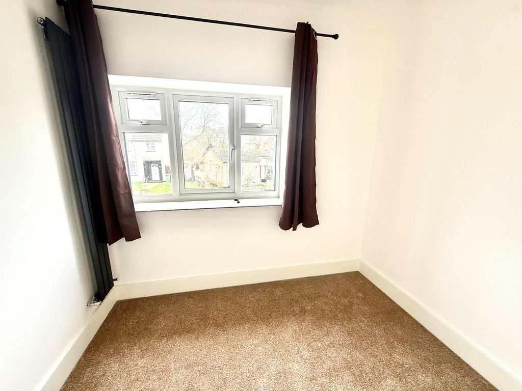 Additional image 14 of 3 bed property to rentSaxville Road, Orpington BR5