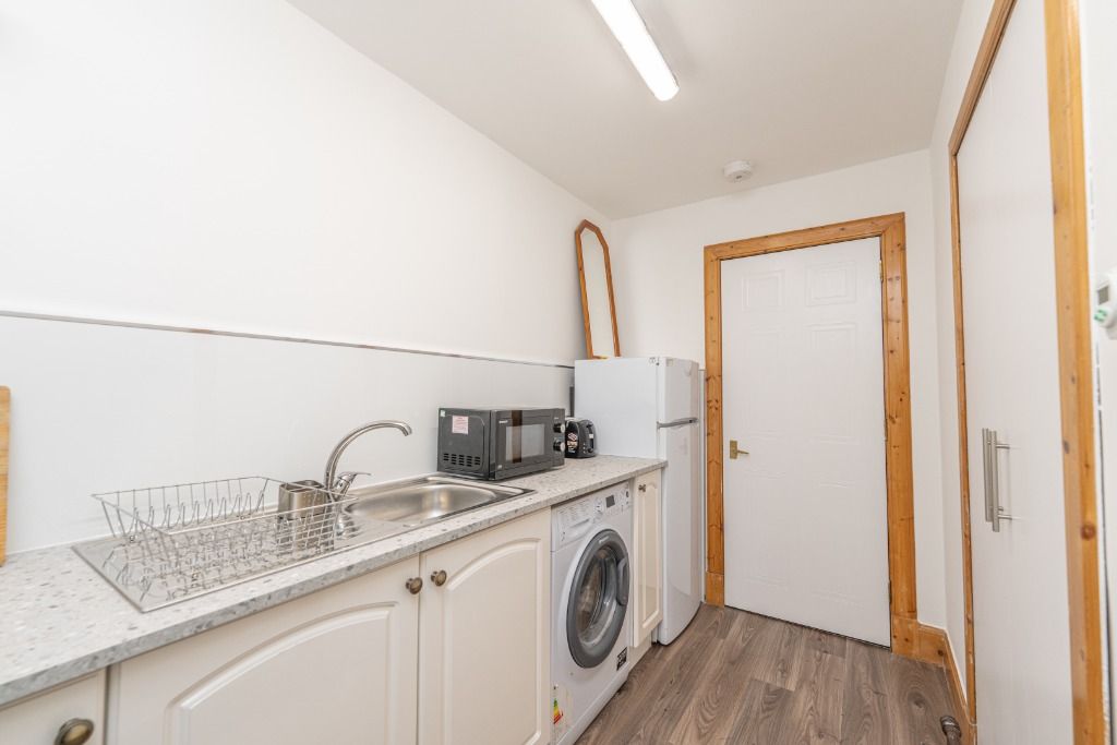 Additional image 4 of 2 bed flat to rentJames Court, Central, Edinburgh EH1