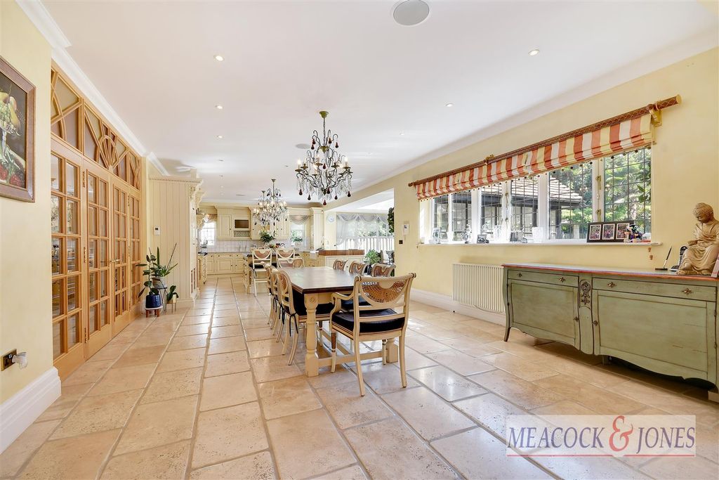 Additional image 9 of 7 bed detached house for saleHutton Mount, Brentwood CM13