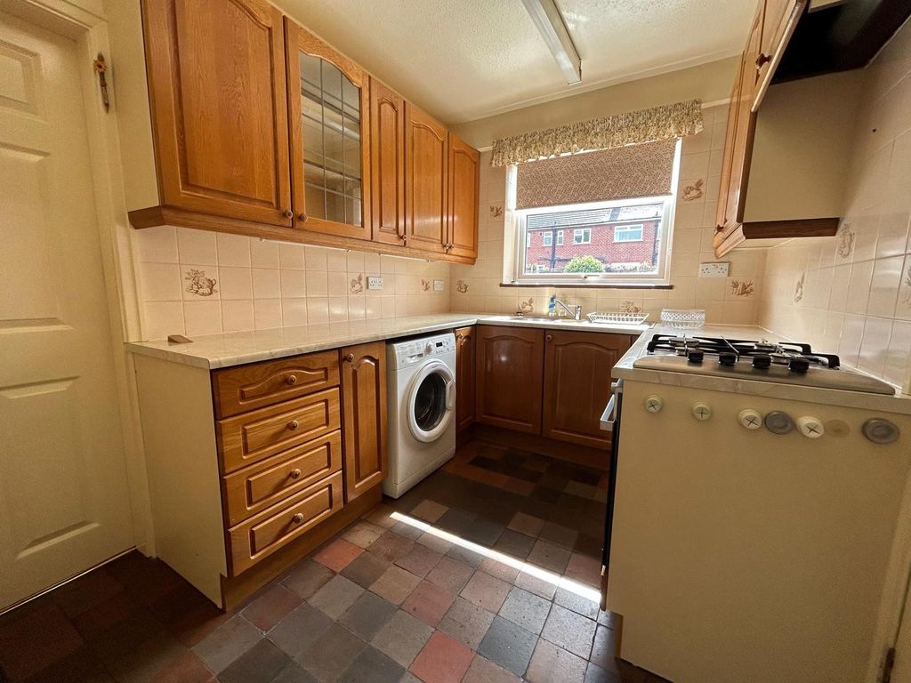 Additional image 8 of 3 bed semi-detached house to rentKings Drive, Thingwall, Wirral CH61