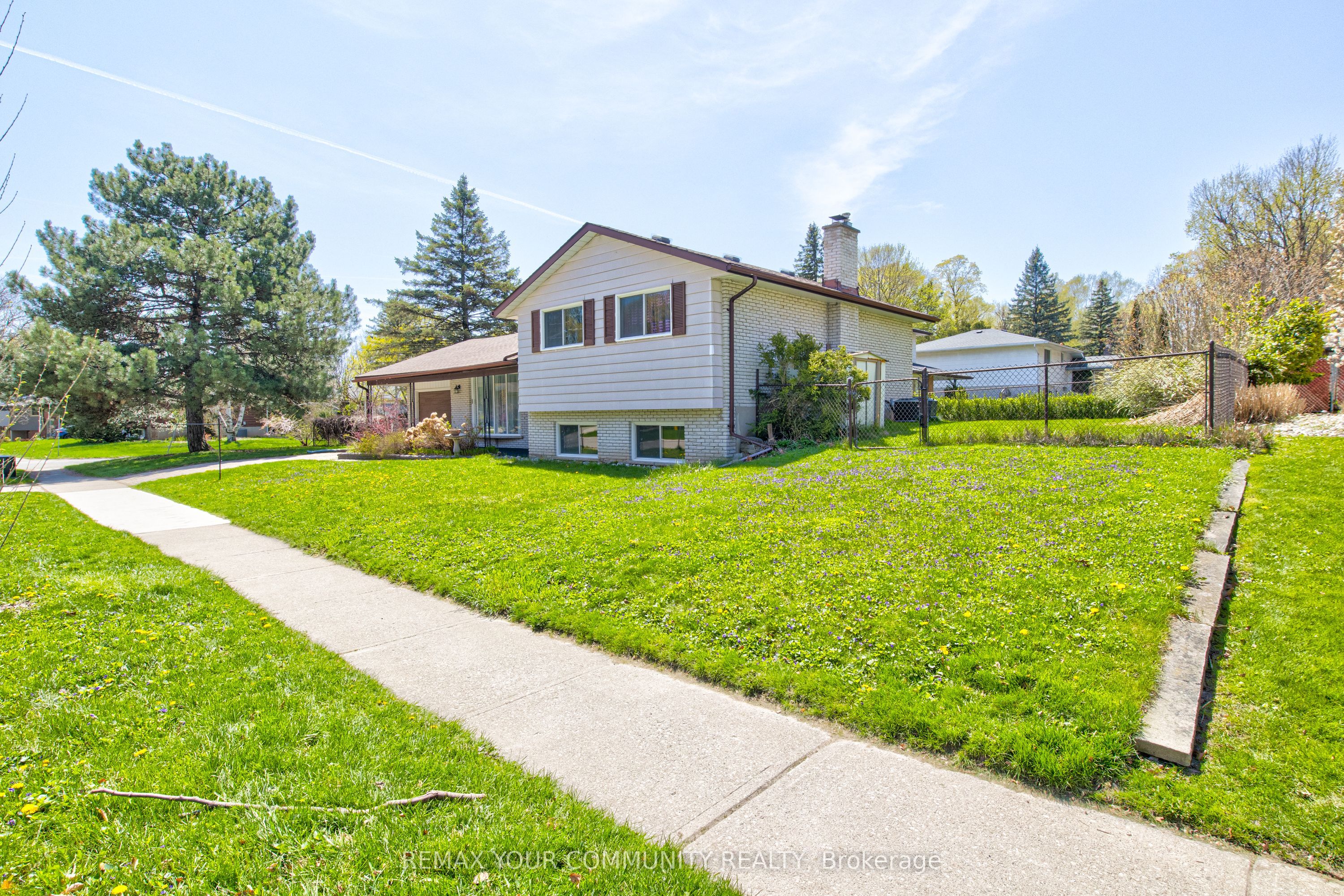 Additional image 4 of 557 Glen Manor Boulevard, Waterloo, ON, N2L 4T7