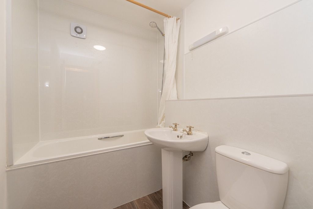 Additional image 12 of 2 bed flat to rentJames Court, Central, Edinburgh EH1