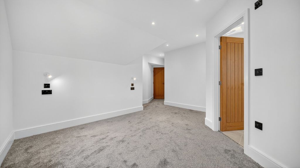 Additional image 19 of 5 bed detached house to rentLeeds Road, Bramhope, Leeds, West Yorkshire LS16