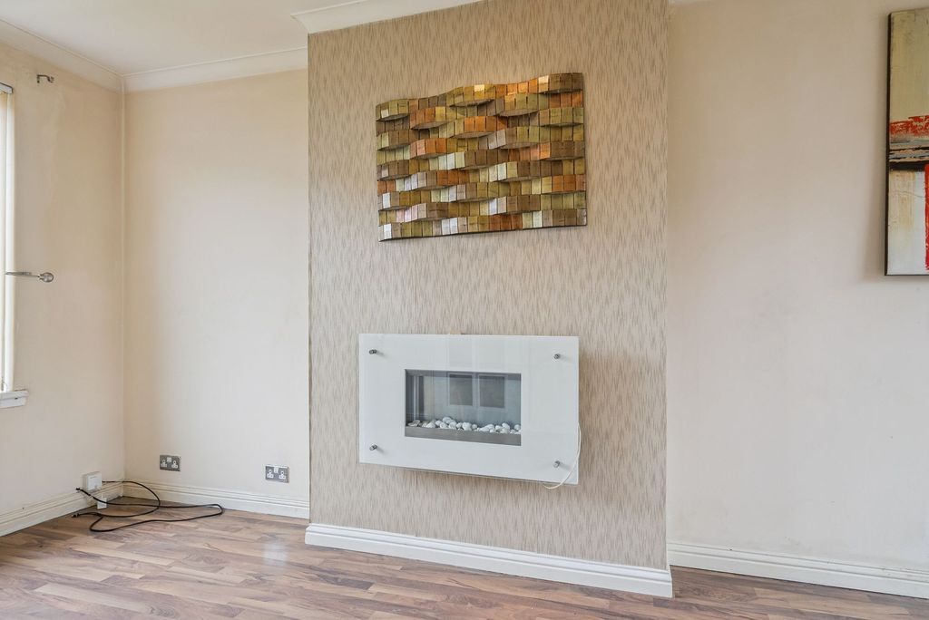 Additional image 5 of 2 bed terraced house for sale38 Lawrence Avenue, Helensburgh G84