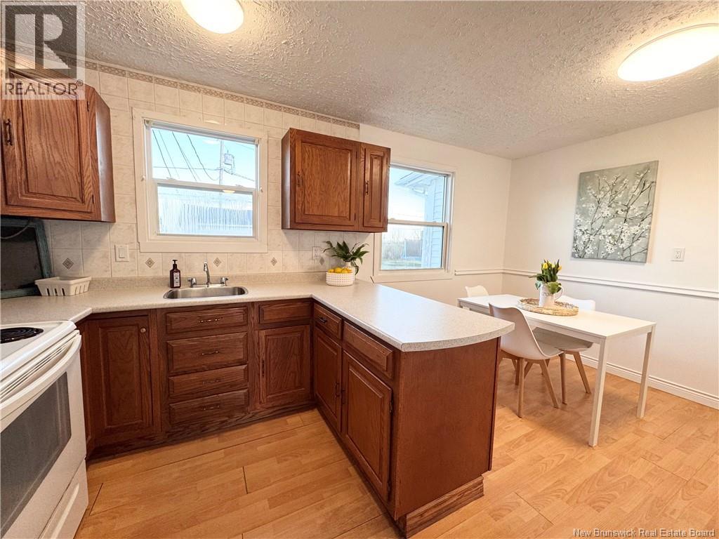 Additional image 4 of 355 Beaconsfield Crescent, Saint John, NB, E2M2H7