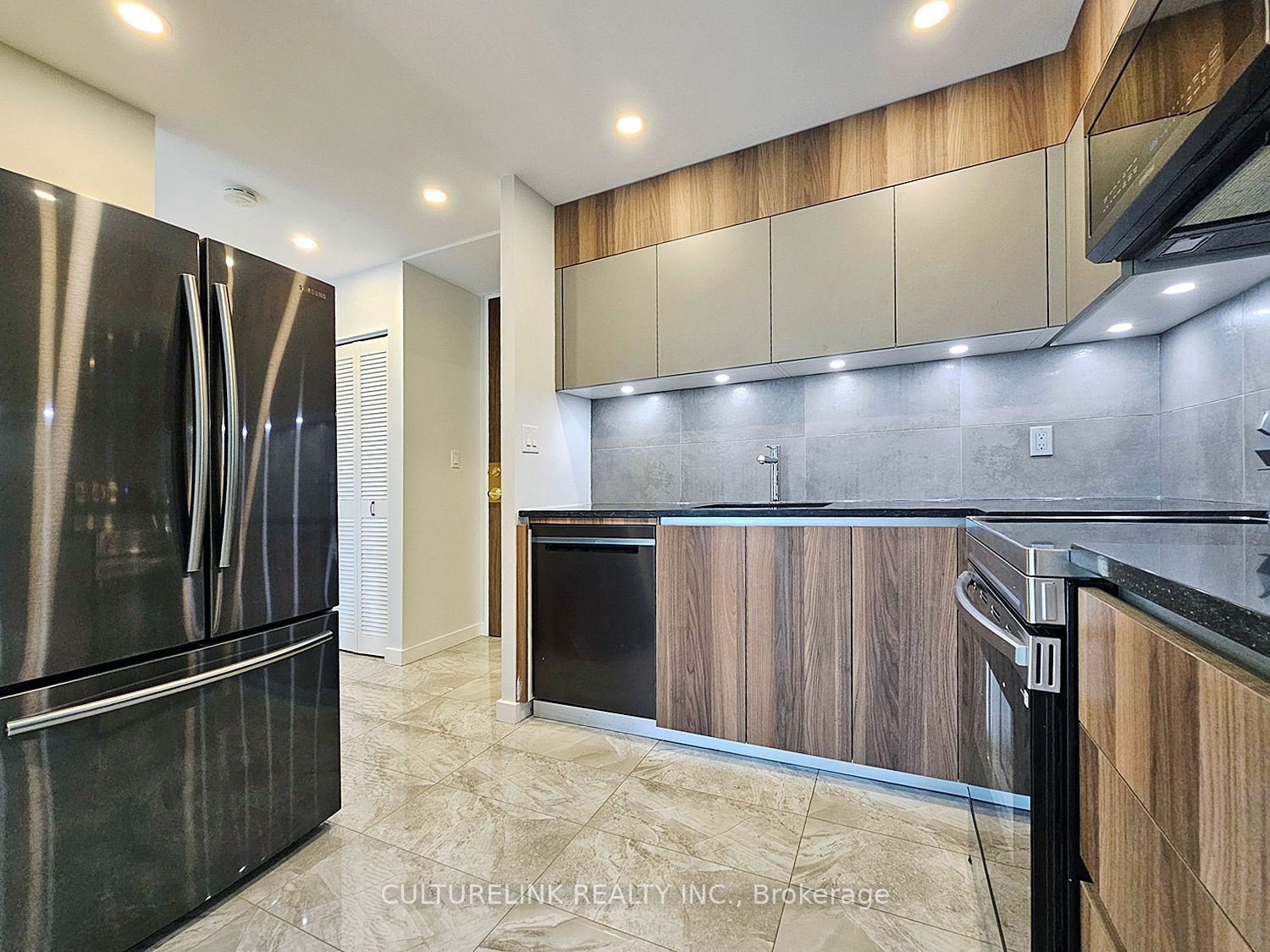 1019-33 Harbour Square, Toronto, ON, M5J 2G2 photo 4