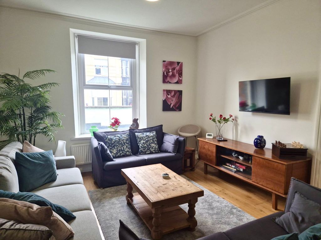 Additional image 5 of 3 bed flat to rentBradenham Place, Penarth CF64