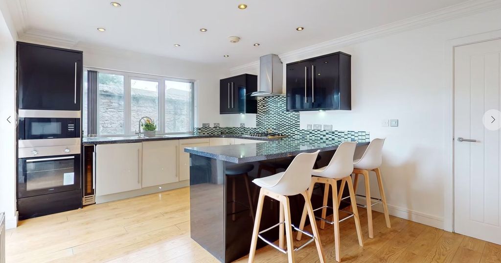 Additional image 4 of 3 bed property to rentEmily Gardens, Plymouth PL4