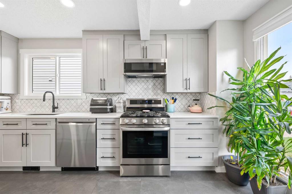 Additional image 6 of 11 Deersaxon Circle SE, Calgary, AB, T2J 6V8