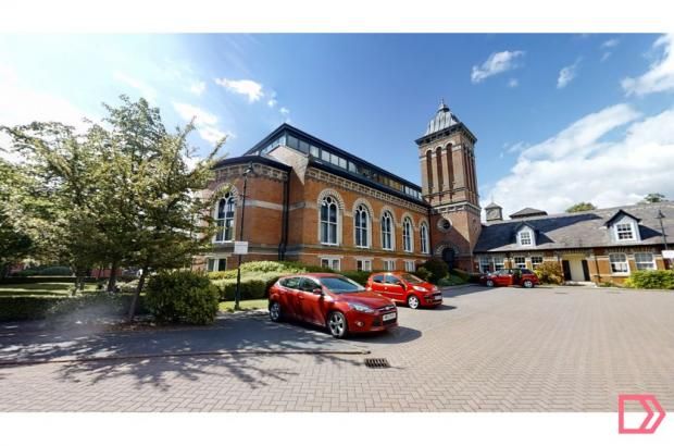 2 bed flat to rentBalmoral House, Macclesfield, Cheshire SK10