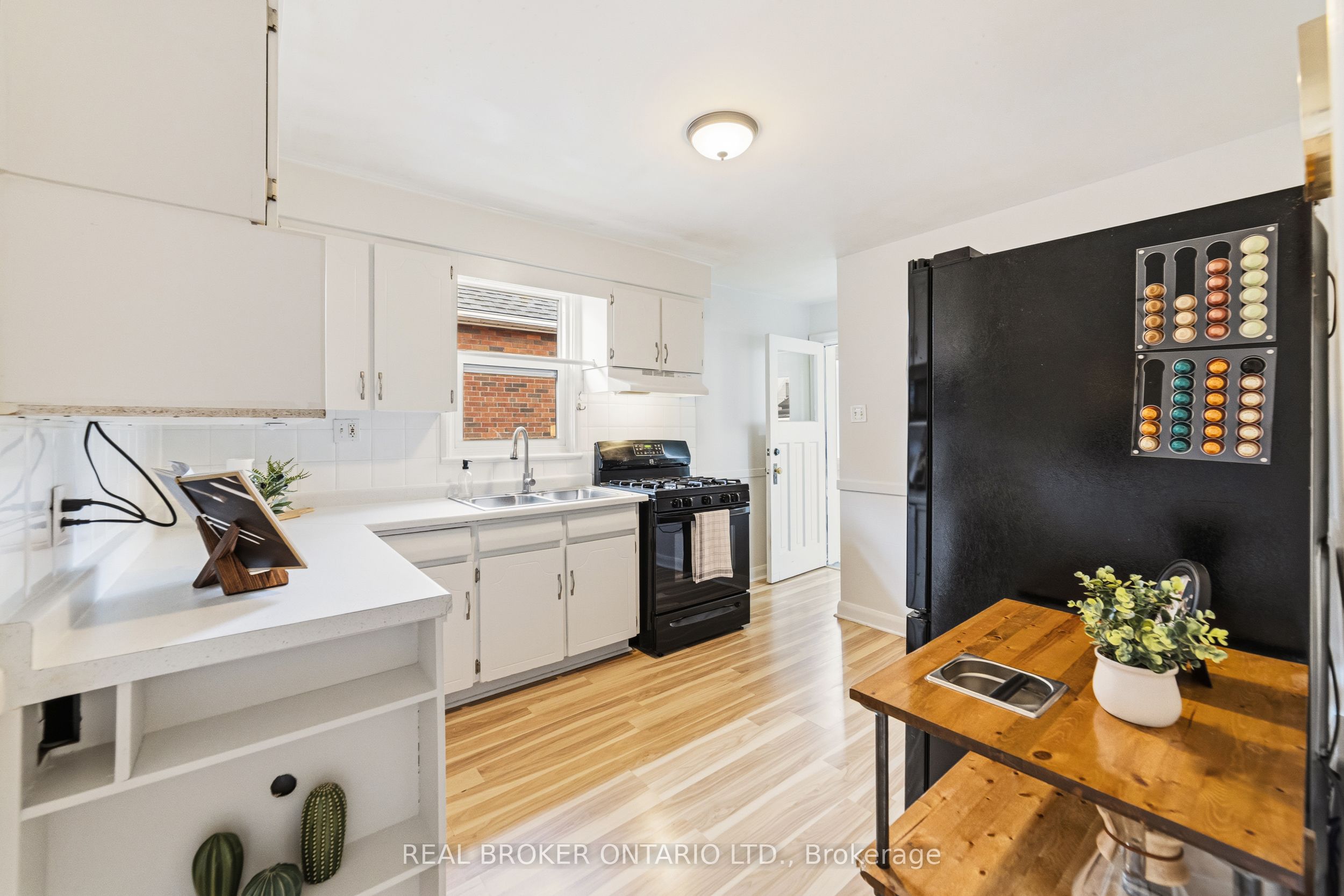 Additional image 6 of 8 Barons Avenue S, Hamilton, ON, L8K 2X9