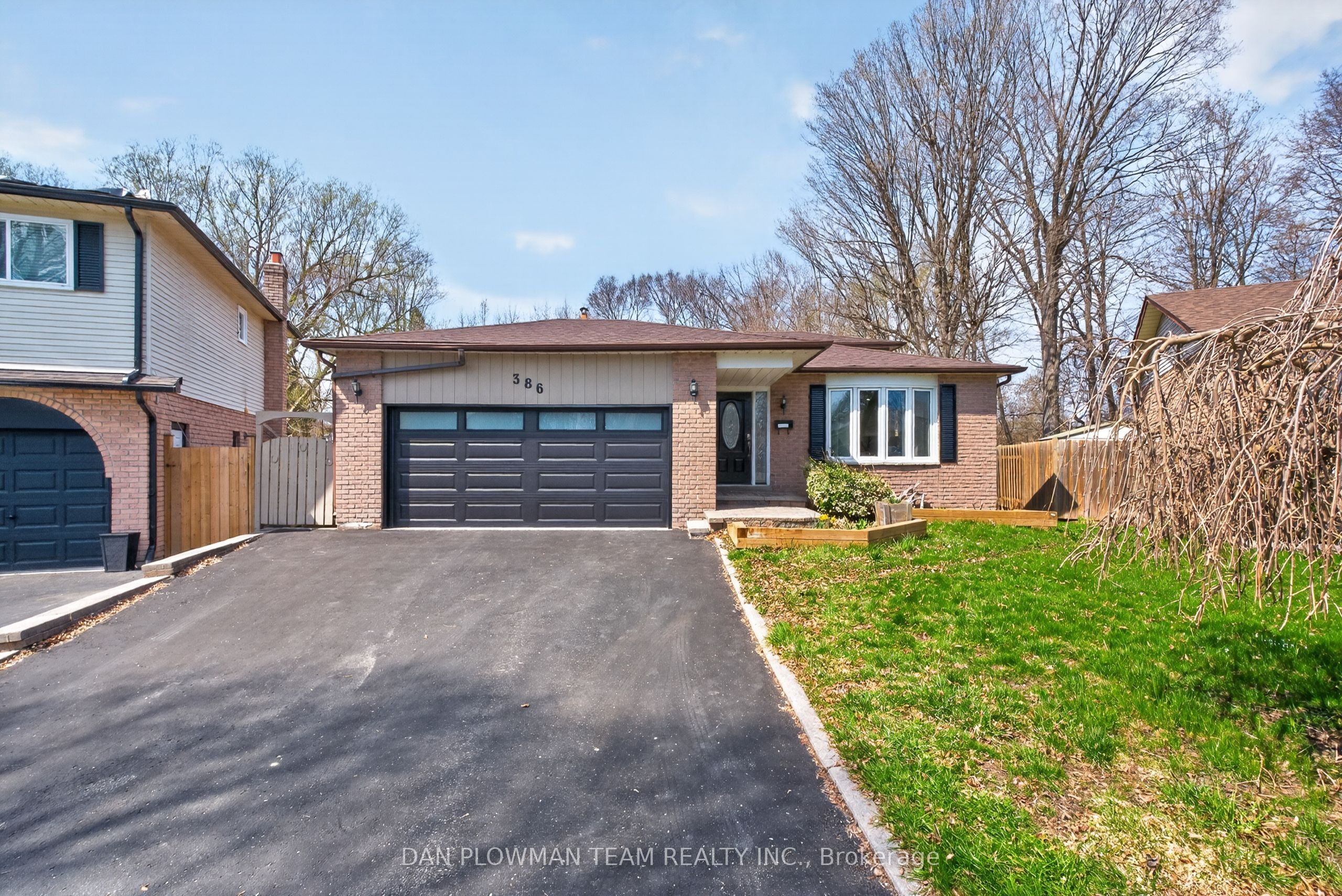 386 Grange Court, Oshawa, ON, L1G 7J1