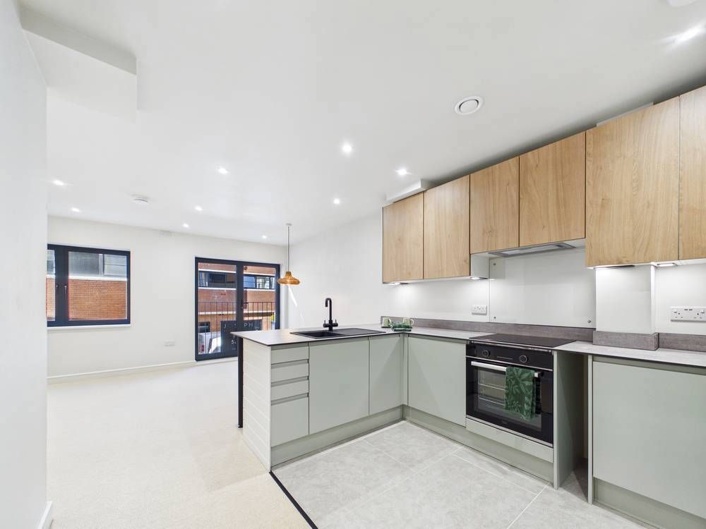 Additional image 3 of 4 bed flat to rentCoytes Gardens, Ipswich, Suffolk IP1