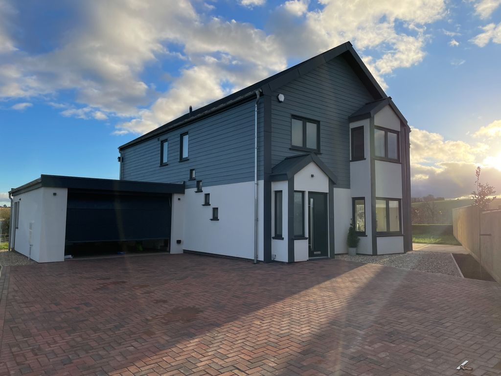 4 bed detached house to rentMorchard Road, Crediton EX17