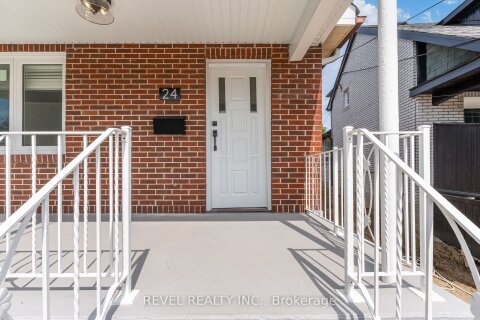 Additional image 8 of Main-24 Kenora Crescent, Toronto, ON, M6M 1C6