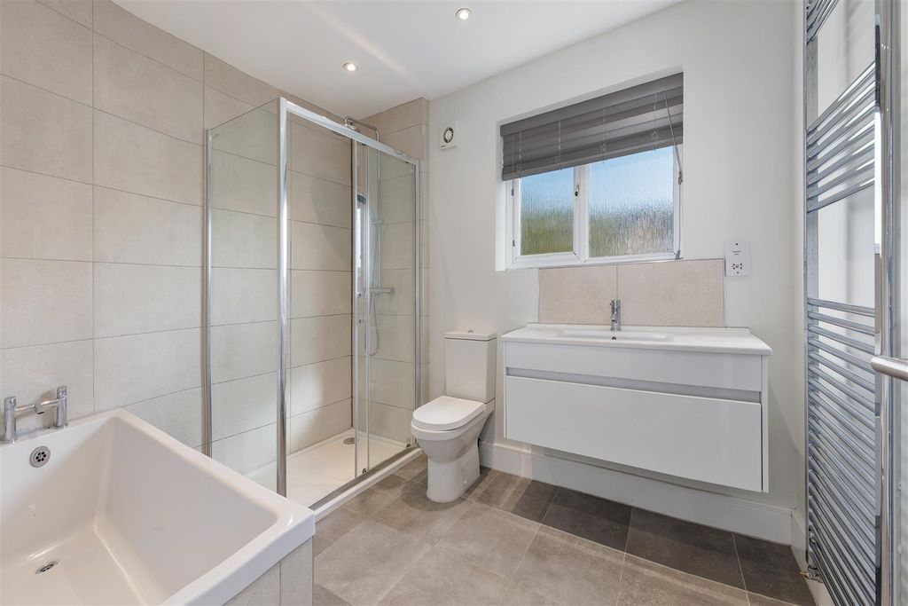 Additional image 15 of 4 bed property to rentUnion Road, Leamington Spa CV32