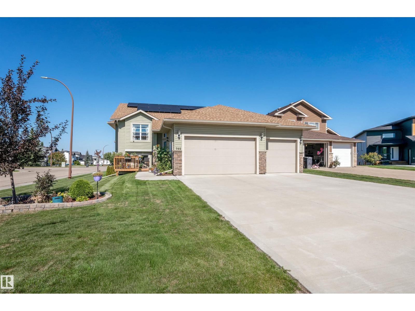 702 Pheasant Close, Cold Lake, AB, T9M0B7