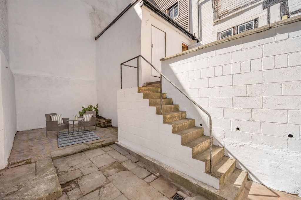 Additional image 19 of 3 bed flat for saleHigh Street, Ross-On-Wye, Herefordshire HR9