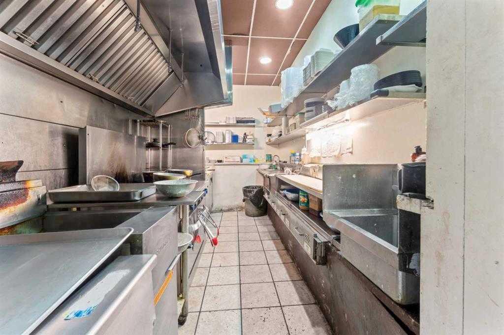 Additional image 5 of 920 36 Street NE, Calgary, AB, T2A 6L8