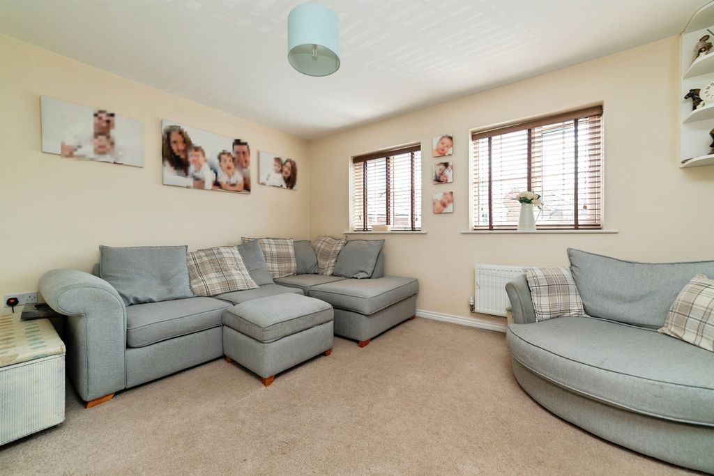 Additional image 15 of 3 bed end terrace house for saleStoney Fields, Watton At Stone, Hertford SG14