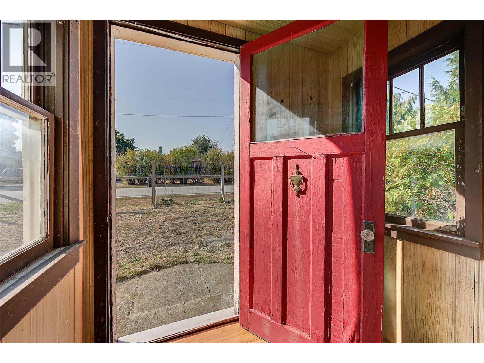 Additional image 3 of 1060 Tataryn Road, Kelowna, BC, V1X1N8