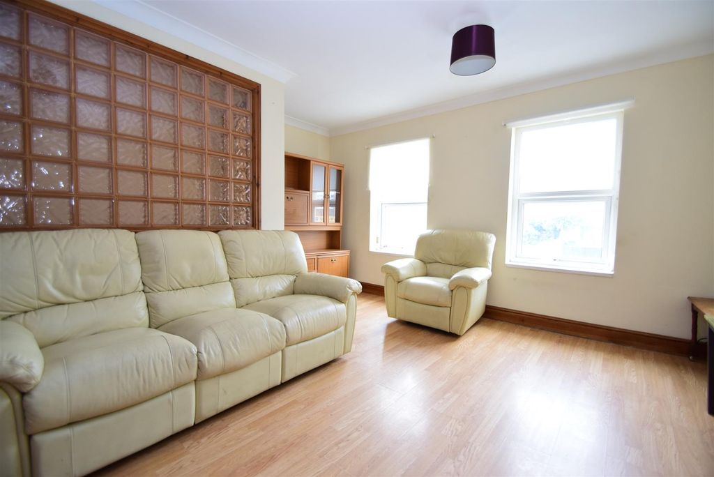4 bed shared accommodation to rentHigh Street, Gateshead NE8 photo 3