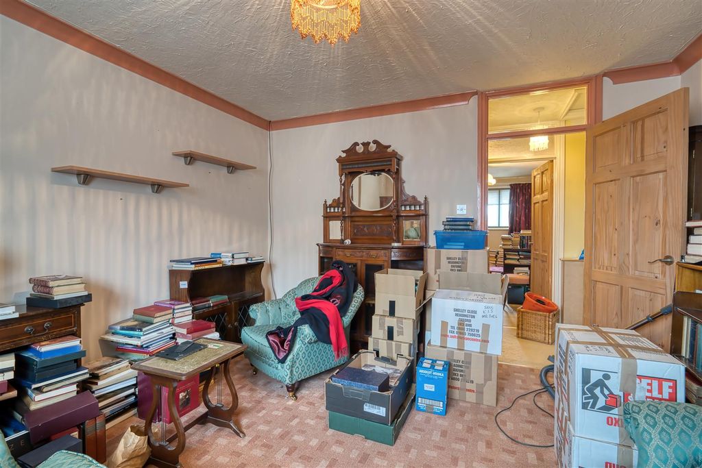 Additional image 7 of 2 bed flat for saleQueen Street, Gillingham SP8