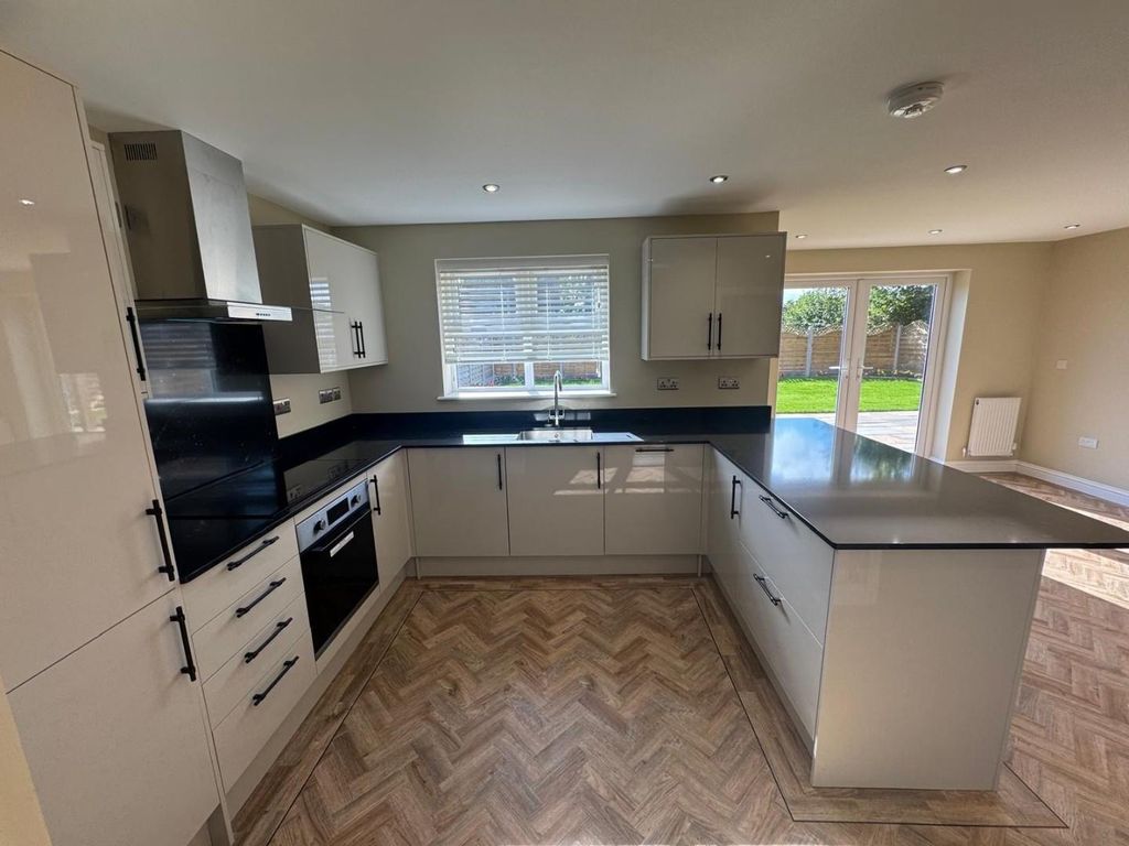 Additional image 6 of 5 bed property to rentIslawen Meadows, Pencoed, Pencoed CF35