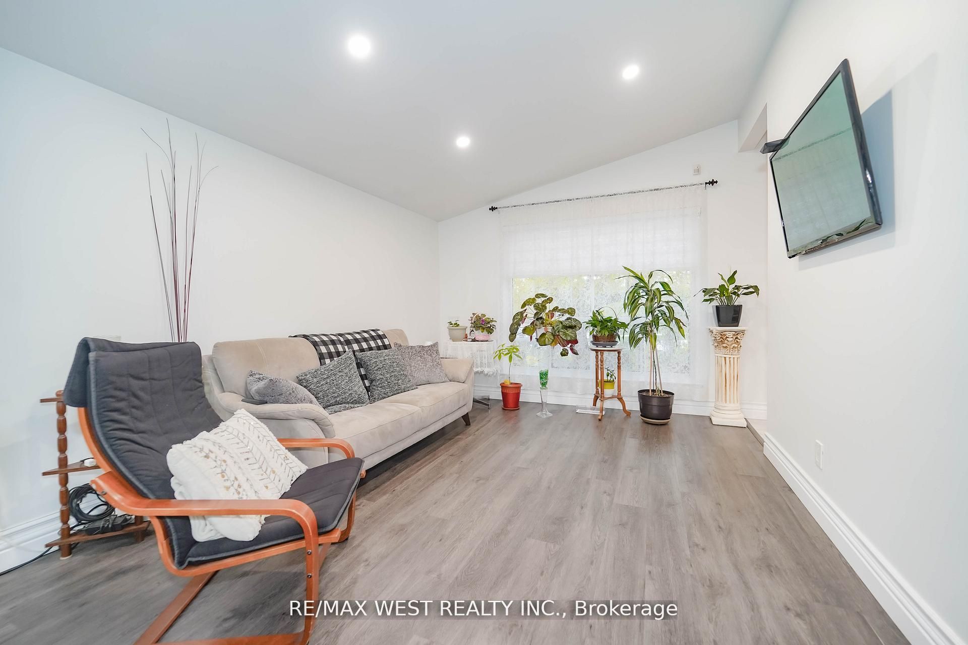 Additional image 5 of 7 Bimini Crescent, Toronto, ON, M3N 1S1