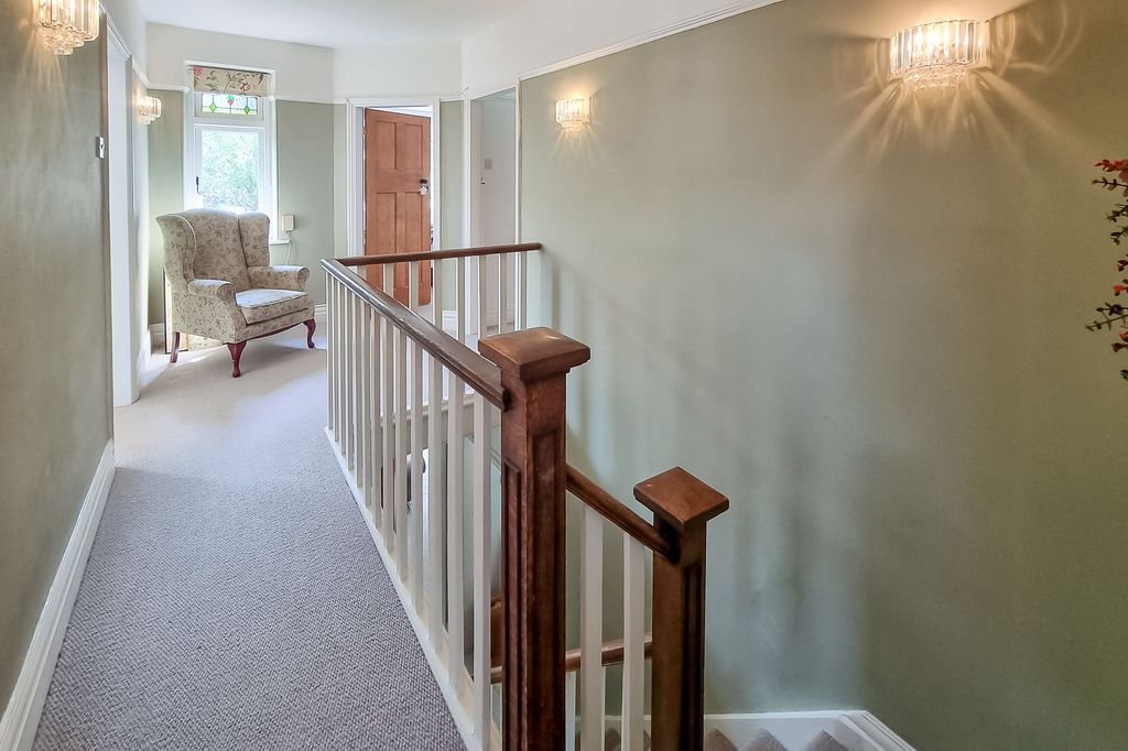 Additional image 13 of 4 bed semi-detached house to rentAlmsford Avenue, Harrogate HG2
