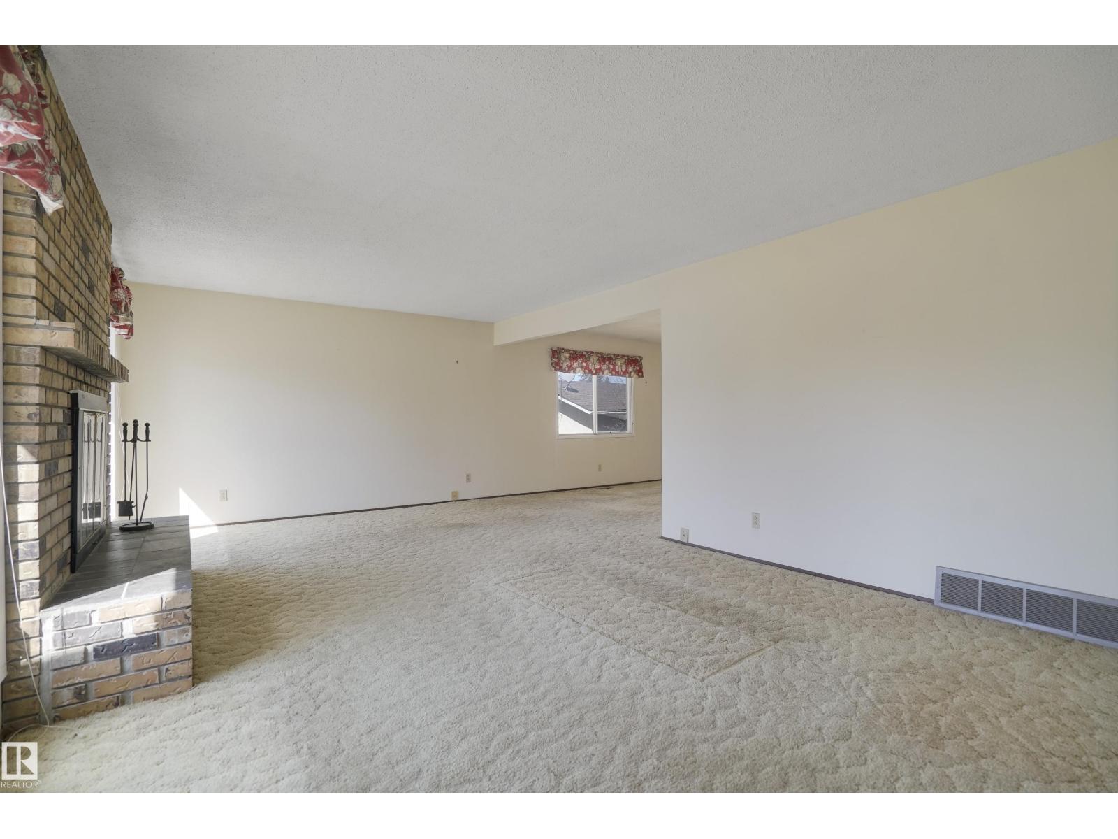 Additional image 3 of 10912 40 Avenue NW, Edmonton, AB, T6J0P8