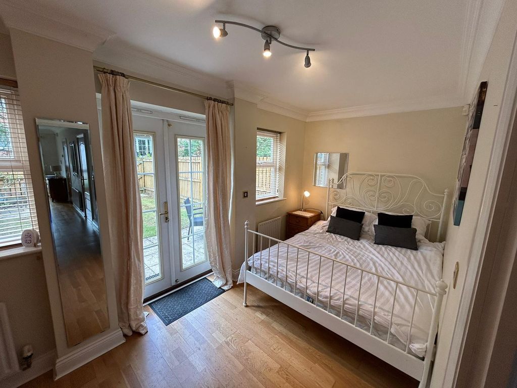 Additional image 6 of 4 bed detached house to rentCarisbrooke Road, Leeds, West Yorkshire LS16