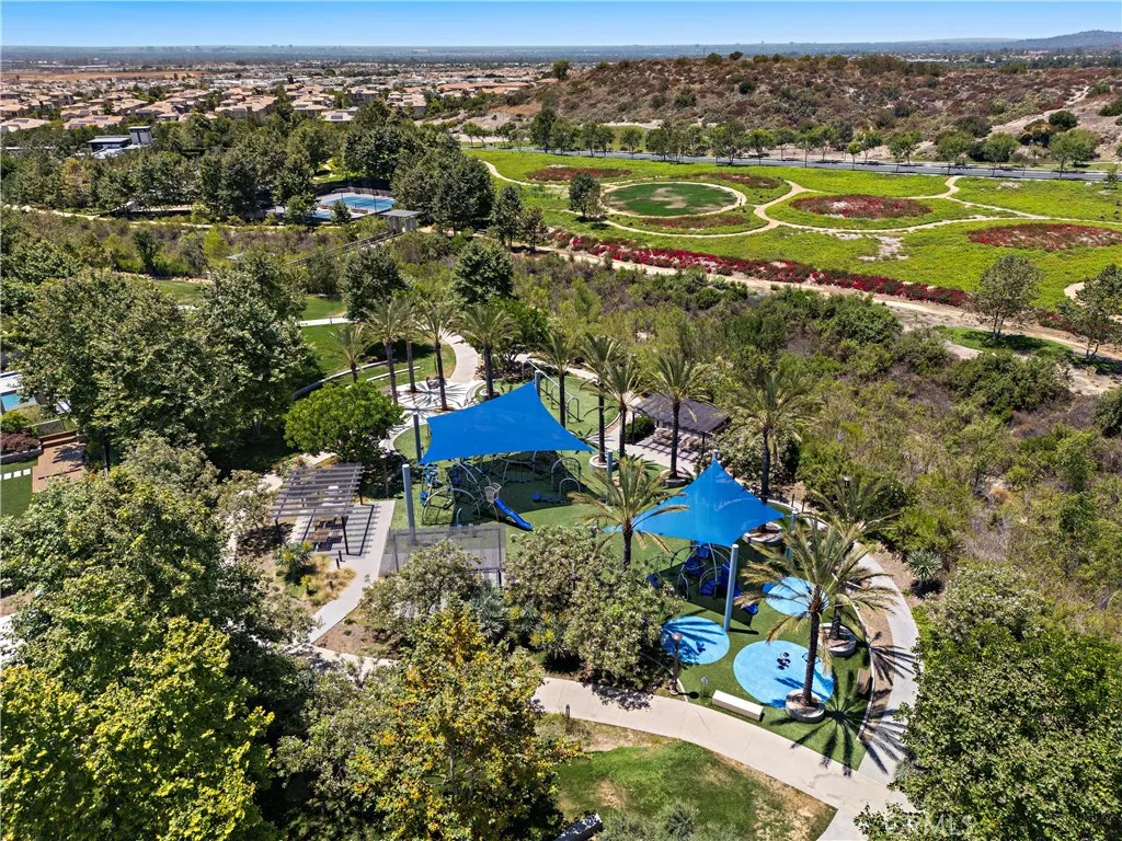 77 Pelican Ln, Irvine, CA 92618